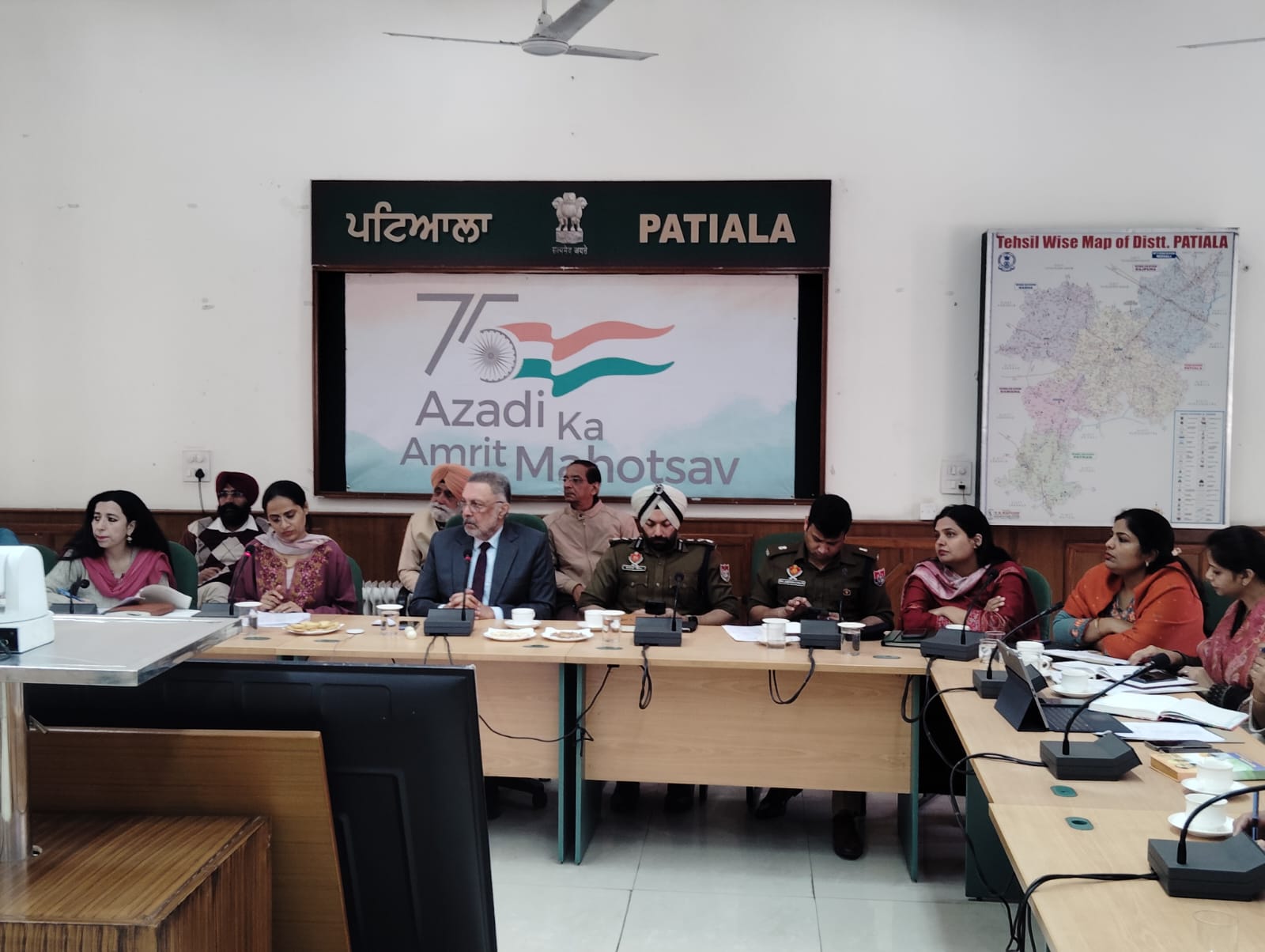 स्वास्थ्य मंत्री ने समय पर और भ्रष्टाचार मुक्त सेवाएं प्रदान करने के निर्देश दिए